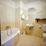 Camelot Club Hotel 3*