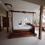 Camelot Club 3* Vác