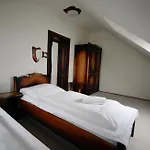 Camelot Club 3* Vác