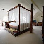 Camelot Club Hotel Vác