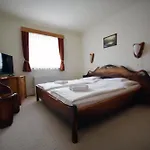 Camelot Club Vác