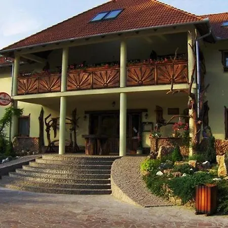 Camelot Club 3*