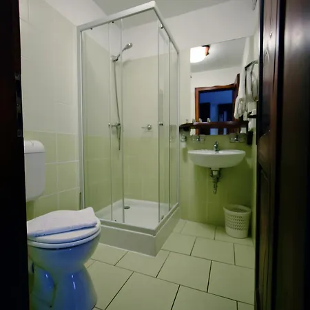 Camelot Club 3* Vác
