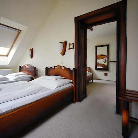Camelot Club Hotel Vác