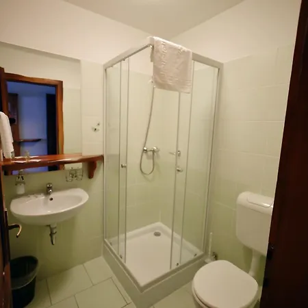 Camelot Club Vác