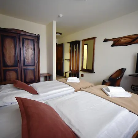 Camelot Club 3*