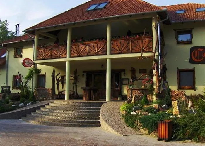 Camelot Club 3*