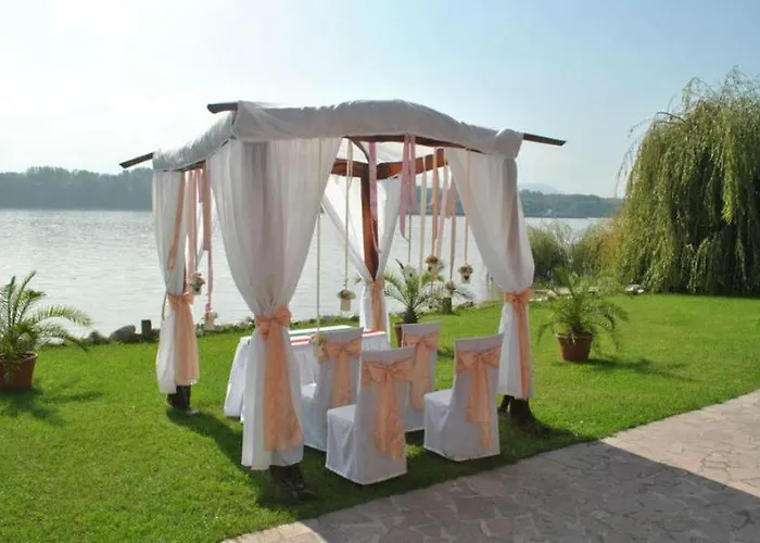 Camelot Club Vác
