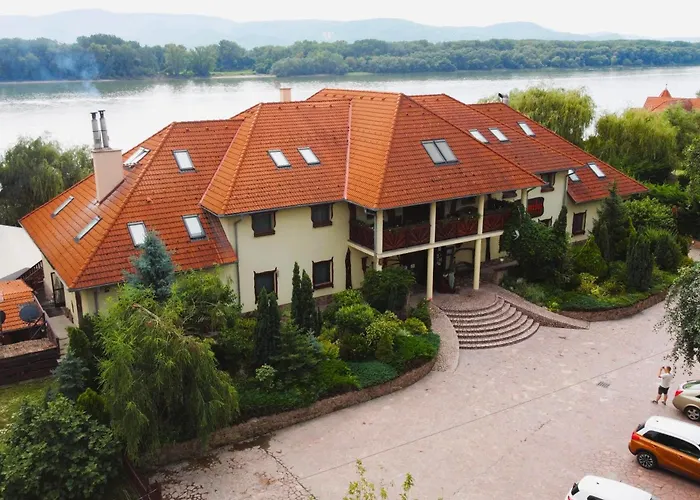 Hotel Camelot Club