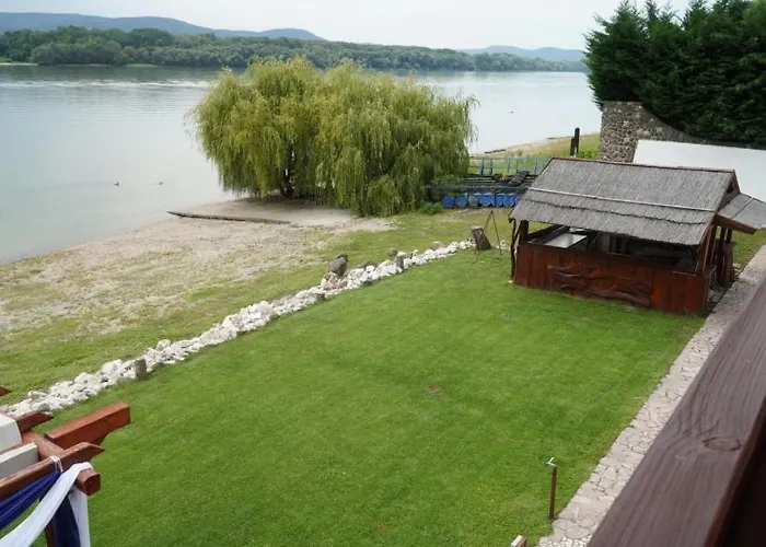 Camelot Club Szálloda Vác