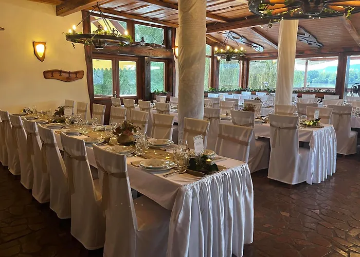 Camelot Club Hotel Vác