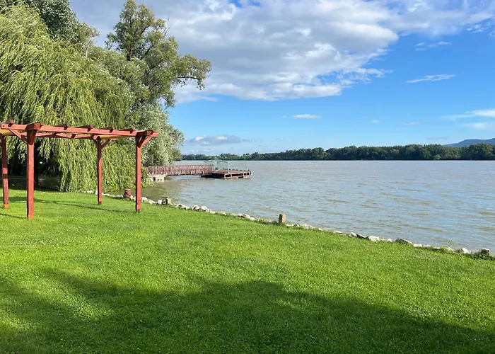 Hotel Camelot Club Vác
